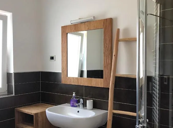 Parenzo 150mt Dal Mare 8min Piedi Dal Centro *